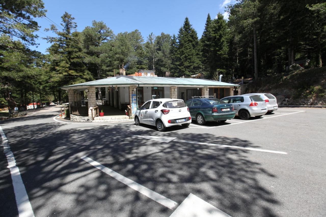 Bujtina Uji I Panjes, Log Cabins Dukat Luaran gambar