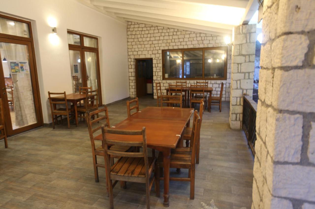 Bujtina Uji I Panjes, Log Cabins Dukat Luaran gambar