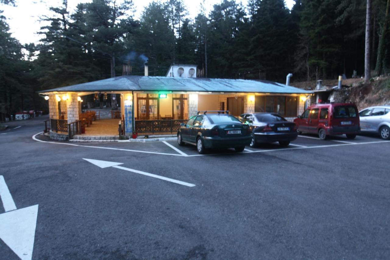 Bujtina Uji I Panjes, Log Cabins Dukat Luaran gambar