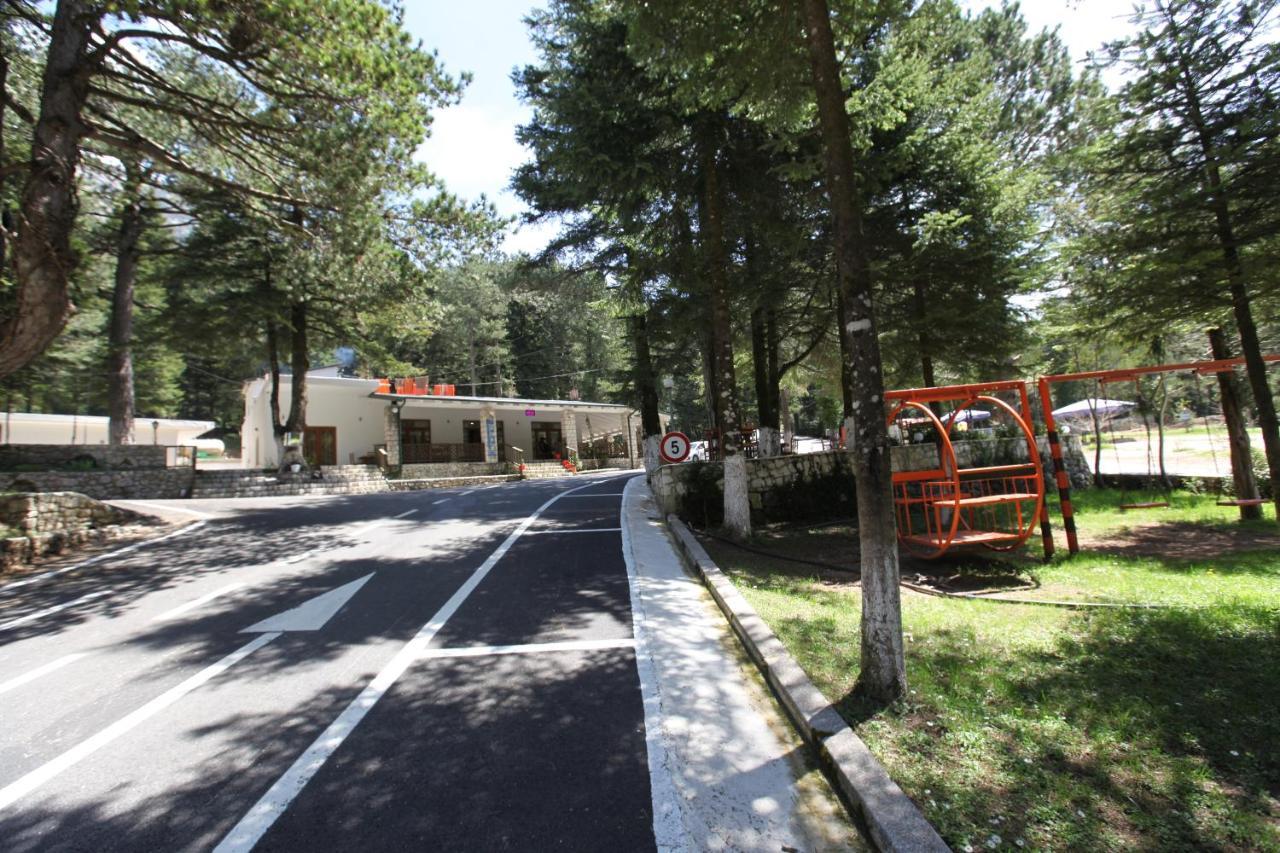 Bujtina Uji I Panjes, Log Cabins Dukat Luaran gambar