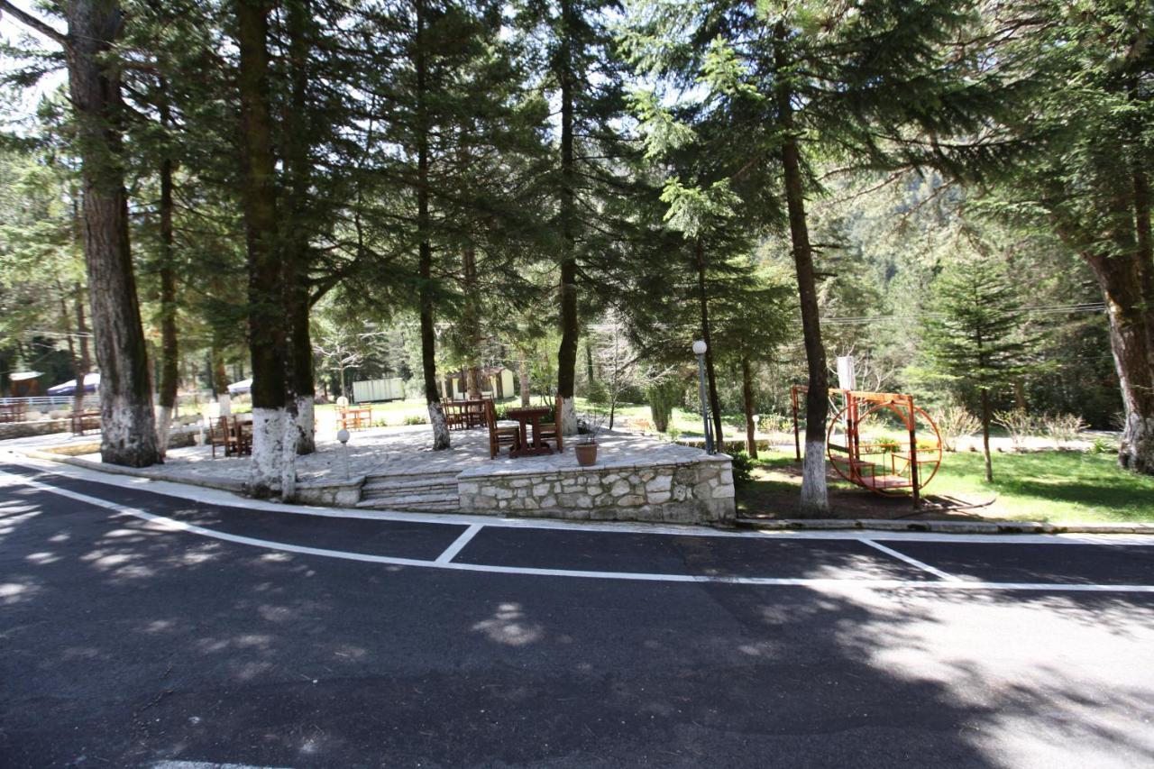 Bujtina Uji I Panjes, Log Cabins Dukat Luaran gambar